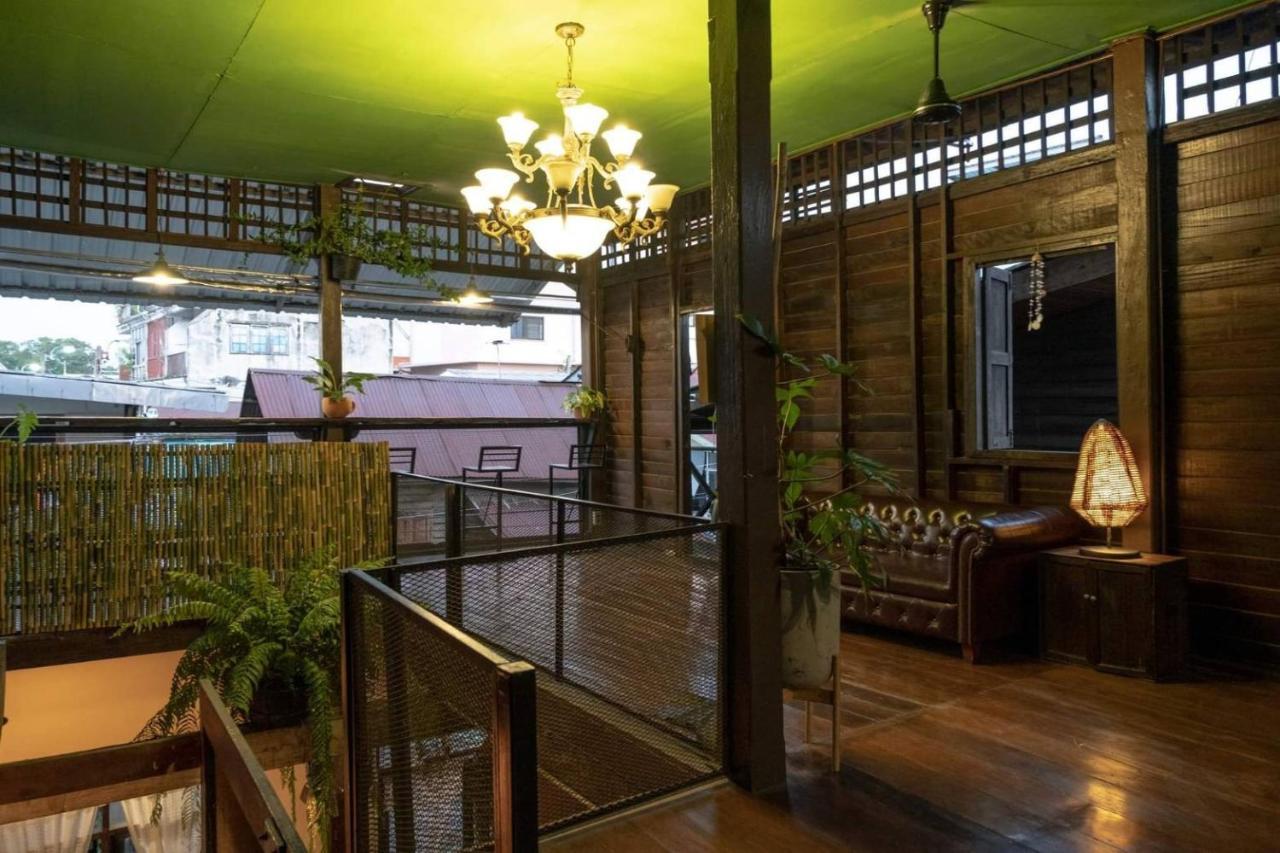 Non House Bangkok บ้านนอนโฮสเทล Eksteriør bilde